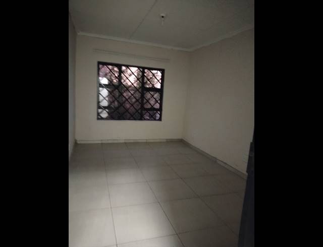 5 BEDROOM FREESTANDING FOR SALE IN FLAMWOOD